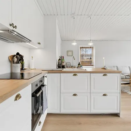 Maksimilian - 300m From The Sea By Interhome